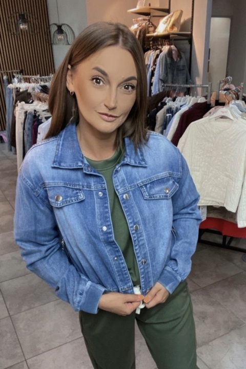 Katana Naiif – Klasyka z Nutą Sportowego Stylu Katana Naiif – Klasyka z Nutą Sportowego Stylu
