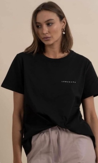 T-shirt basic LEMONADA Czarny