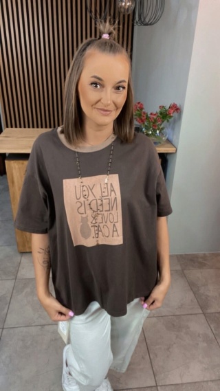 T-shirt damski „All You Need is Love & a Cat” – ciemny brąz