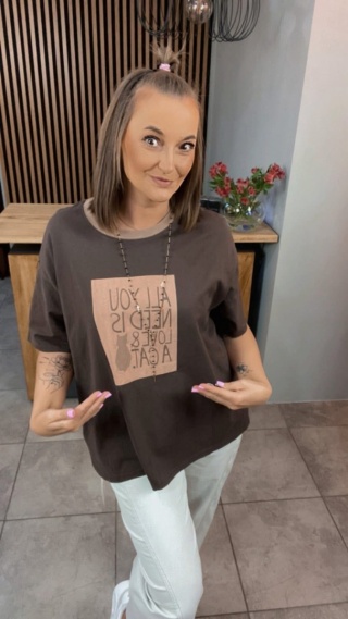 T-shirt damski „All You Need is Love & a Cat” – ciemny brąz