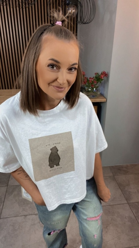 T-shirt damski „Bears are awesome” – biały oversize T-shirt damski „Bears are awesome” – biały oversize