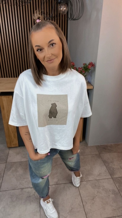 T-shirt damski „Bears are awesome” – biały oversize T-shirt damski „Bears are awesome” – biały oversize