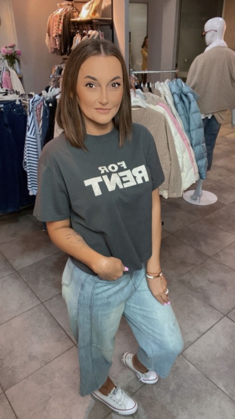T-shirt damski “FOR RENT” – Grafit T-shirt damski “FOR RENT” – Grafit
