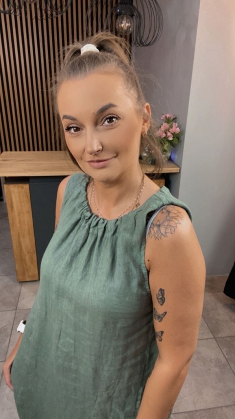 Sukienka “Simplicity” – minimalistyczna sukienka z lnu Szałwia Sukienka “Simplicity” – minimalistyczna sukienka z lnu Szałwia
