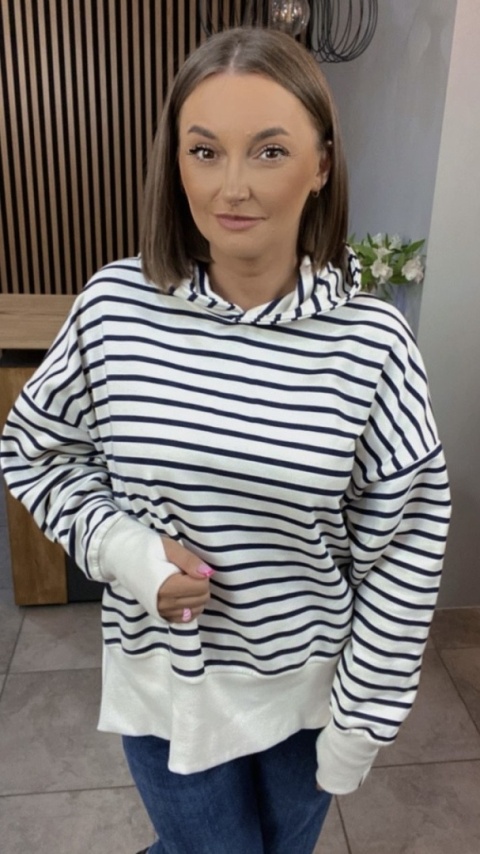 Bluza z kapturem Lenoshka – klasyka w nowoczesnym wydaniu