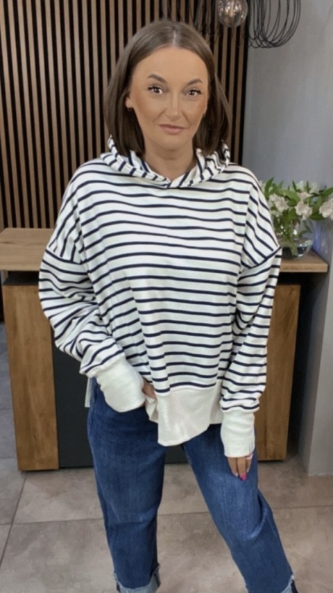 Bluza z kapturem Lenoshka – klasyka w nowoczesnym wydaniu