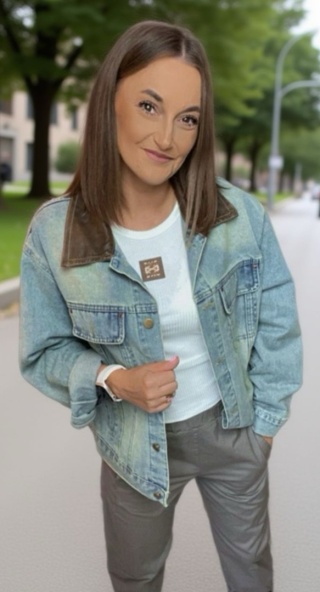 Katana Smiling Queen – z kołnierzem z eko skóry