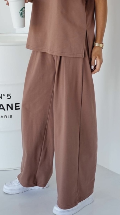 Spodnie dresowe Lenoshka z szeroką nogawką Camel Spodnie dresowe Lenoshka z szeroką nogawką Camel