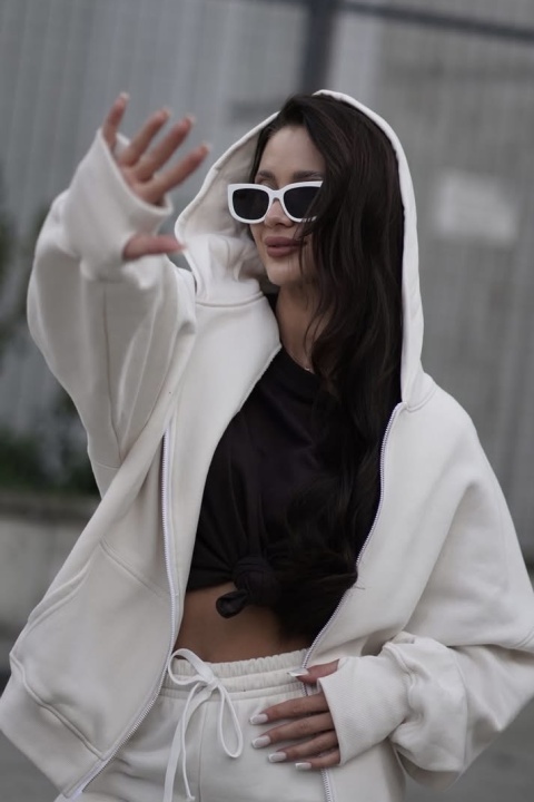 Bluza oversize z kapturem Lux – Lenoshka - Kokos Bluza oversize z kapturem Lux – Lenoshka - Kokos