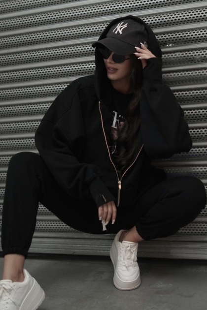 Bluza oversize z kapturem Lux – Lenoshka - Czarna