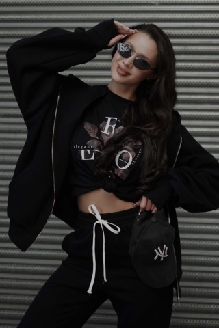 Bluza oversize z kapturem Lux – Lenoshka - Czarna