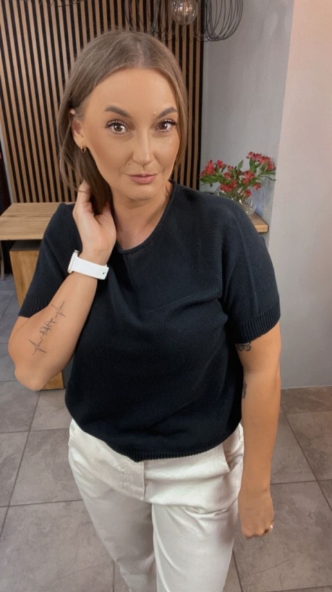 Sweter z krótkim rękawem – Czarny Sweter z krótkim rękawem – Czarny