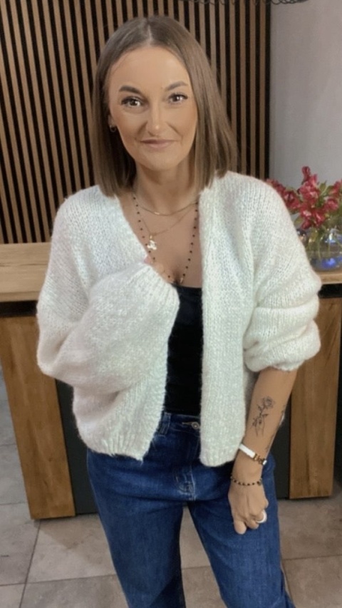 Krótki Kardigan CXL – Śmietanka