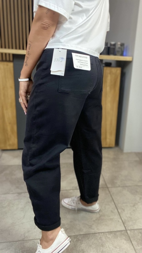 Jeansy Uiuj – Banana Fit Black