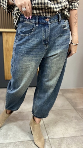 Jeansy Simple Plain – Denim z kontrastowym podwinięciem