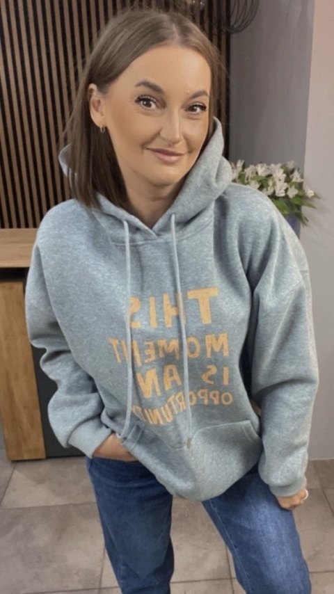 Bluza oversize z kapturem – „This Moment is an Opportunity” - Szary Melanż