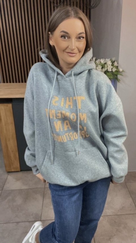 Bluza oversize z kapturem – „This Moment is an Opportunity” - Szary Melanż