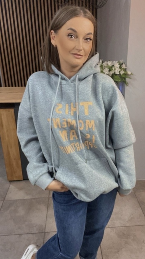 Bluza oversize z kapturem – „This Moment is an Opportunity” - Szary Melanż