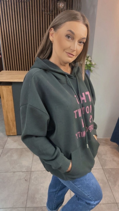 Bluza oversize z kapturem – „This Moment is an Opportunity” - Grafit