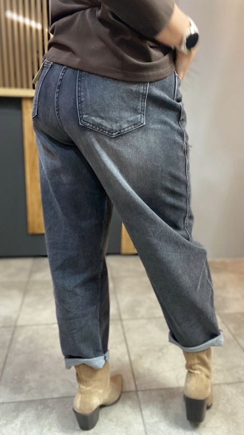 Jeansy Uiuj Banana Fit – UBA 317-1