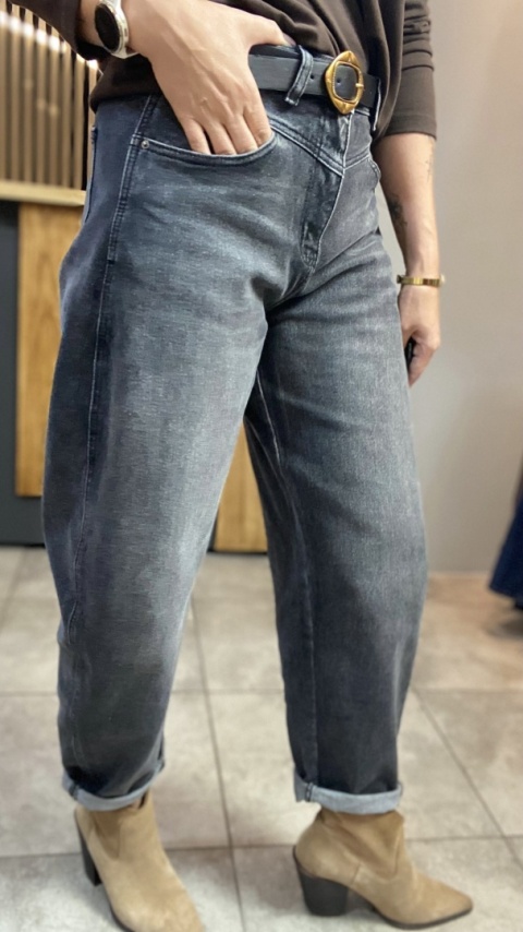 Jeansy Uiuj Banana Fit – UBA 317-1