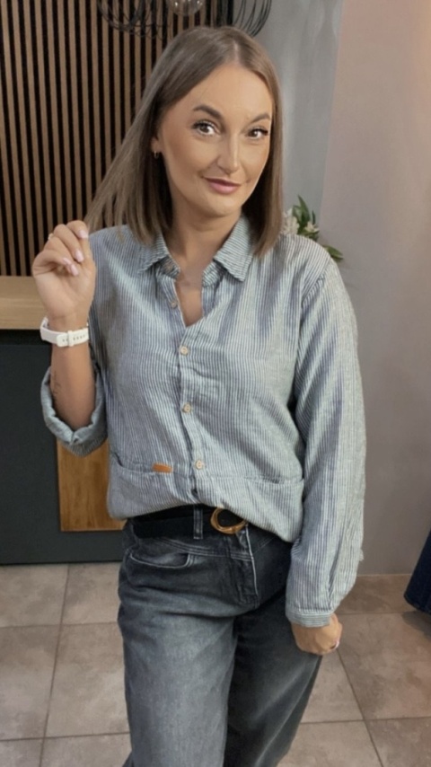 Koszula w paski – styl casual